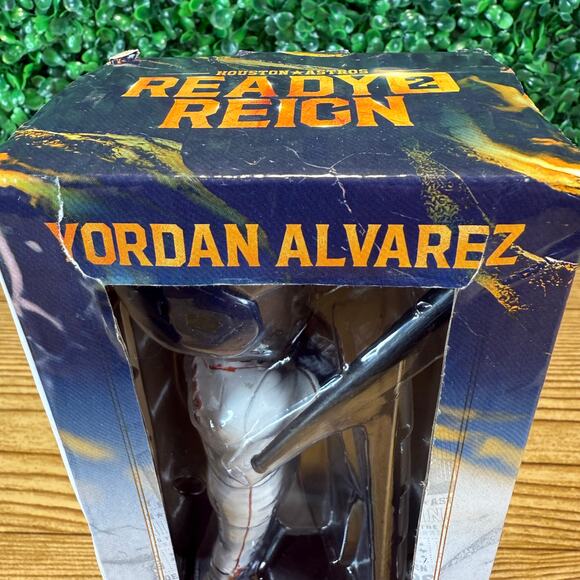 Houston Astros Yordan Alvarez Bat Flip Bobblehead SGA 2023 - Picture 6 of 7